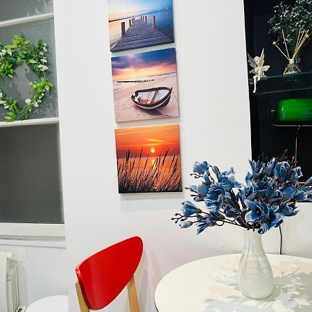 Апартаменты Dream Dwell Paris-Chic Flat In The Heart Of Marais Near Pompidou Centre Экстерьер фото